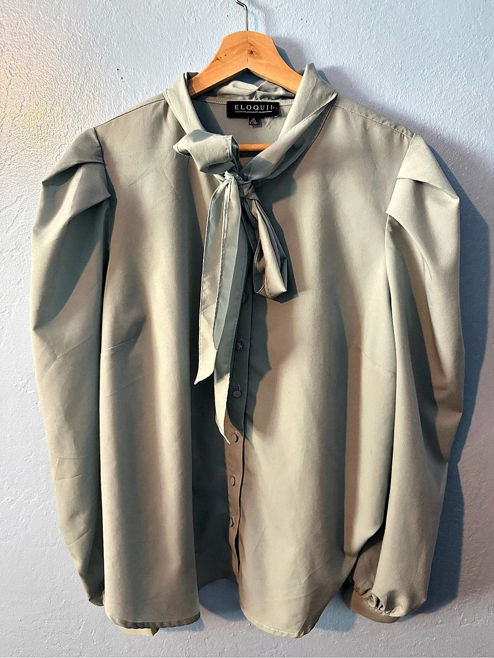 Eloquii Dramatic Neck-Tie Blouse Sage Green Size 18 Like New
